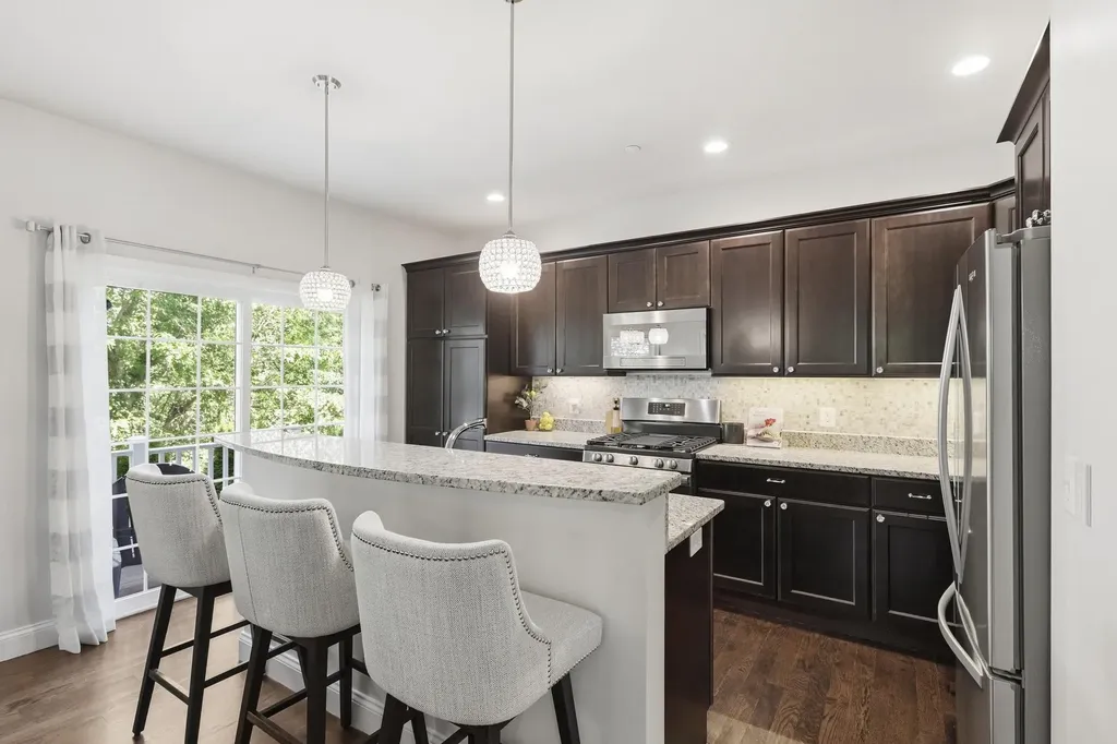 8 Manor Drive Hooksett NH 03106