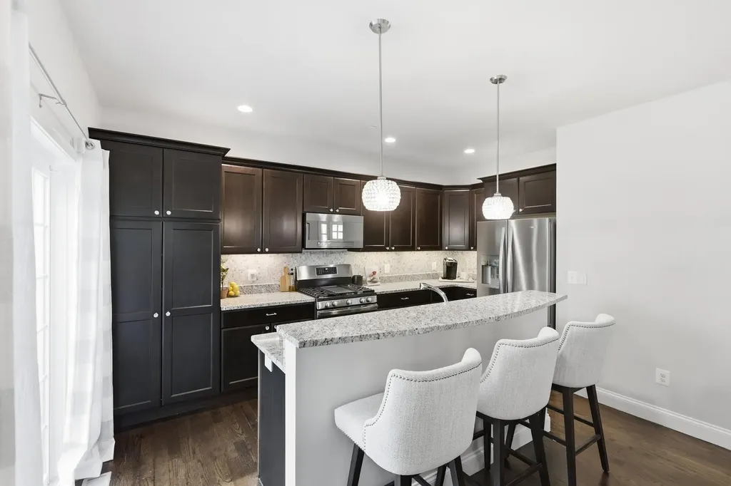 8 Manor Drive Hooksett NH 03106