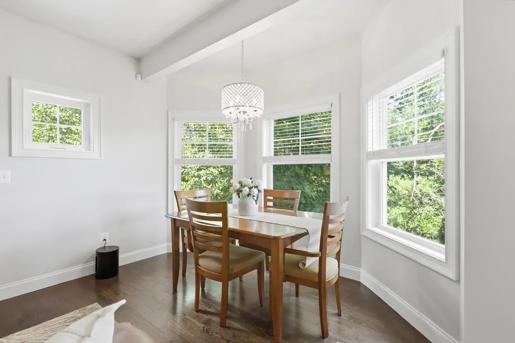 8 Manor Drive Hooksett NH 03106