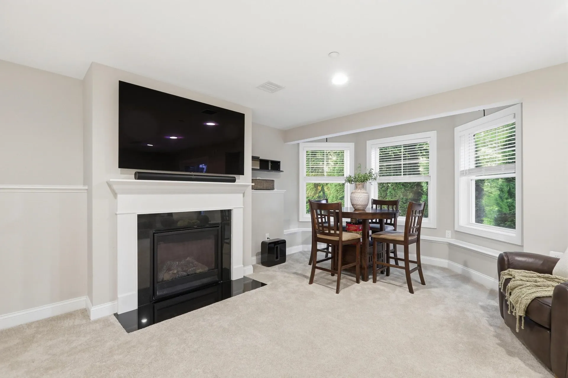 8 Manor Drive Hooksett NH 03106
