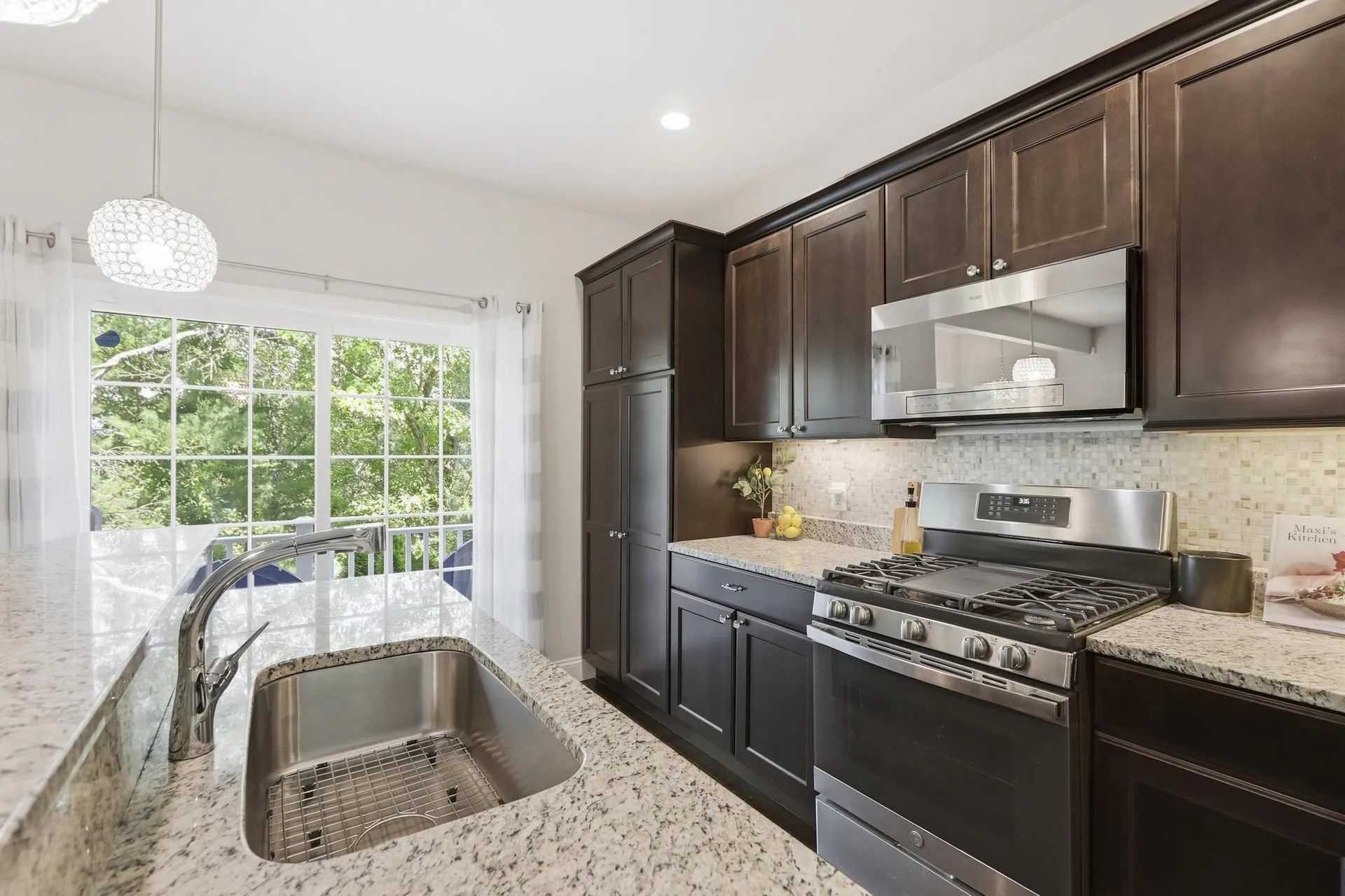 8 Manor Drive Hooksett NH 03106