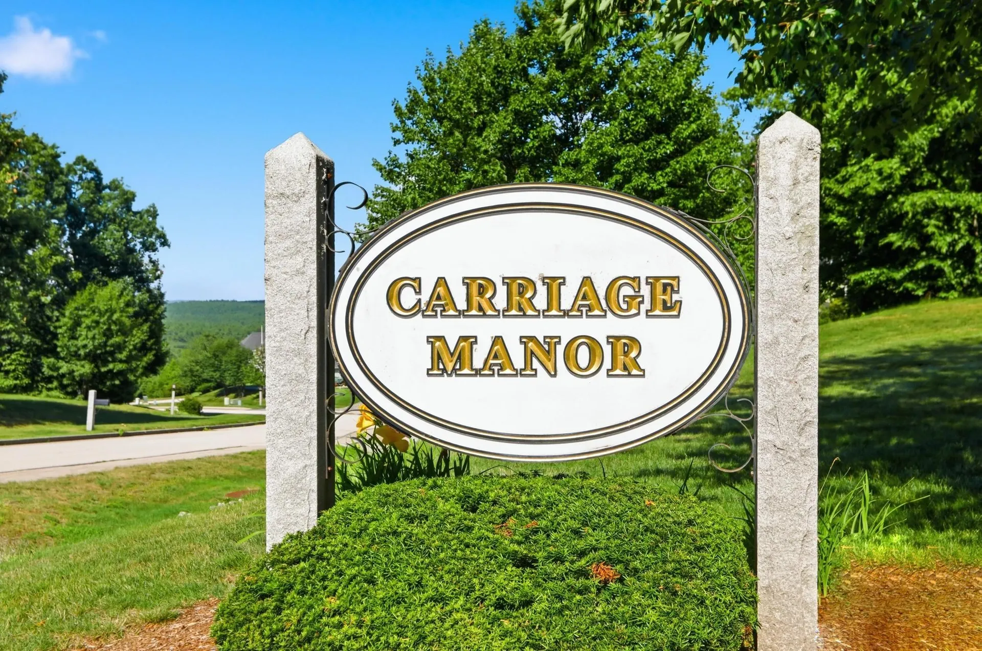 8 Manor Drive Hooksett NH 03106