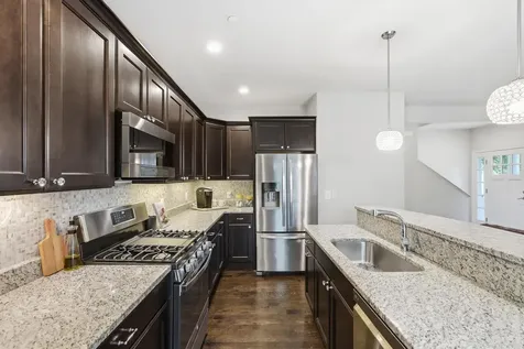 8 Manor Drive Hooksett NH 03106