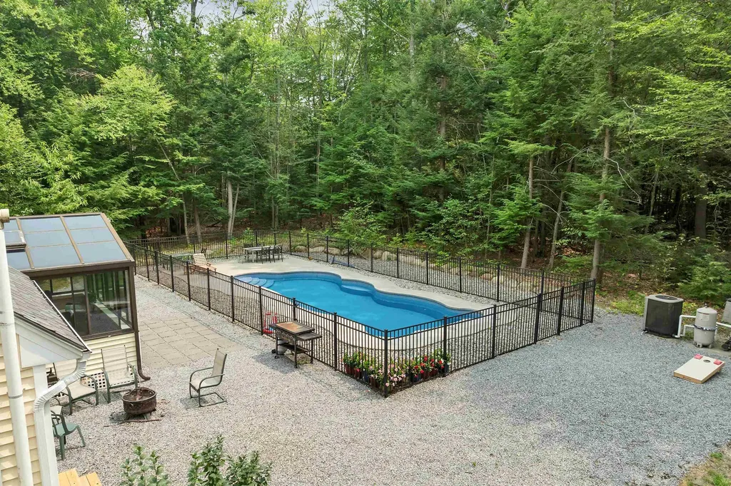 11 Longview Drive Bow NH 03304