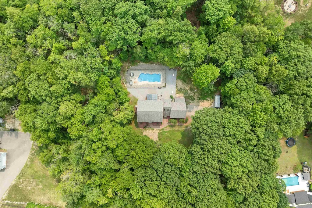 11 Longview Drive Bow NH 03304