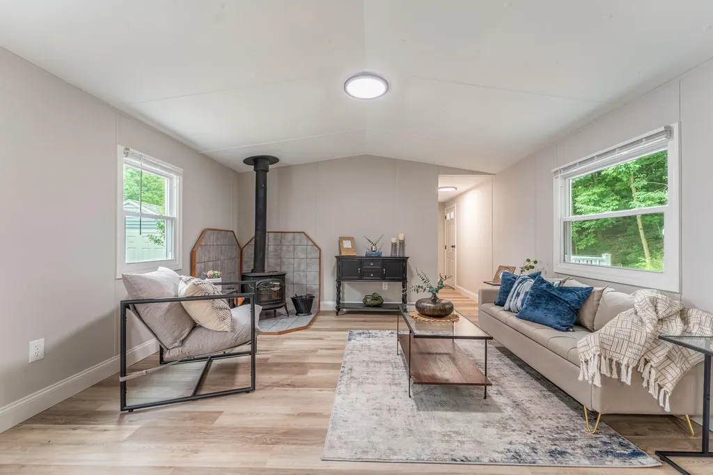 12 Ruby Way Merrimack NH 03054