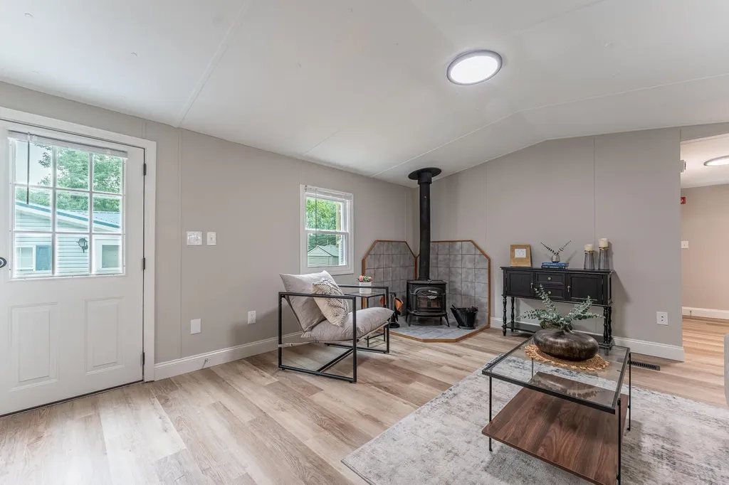12 Ruby Way Merrimack NH 03054