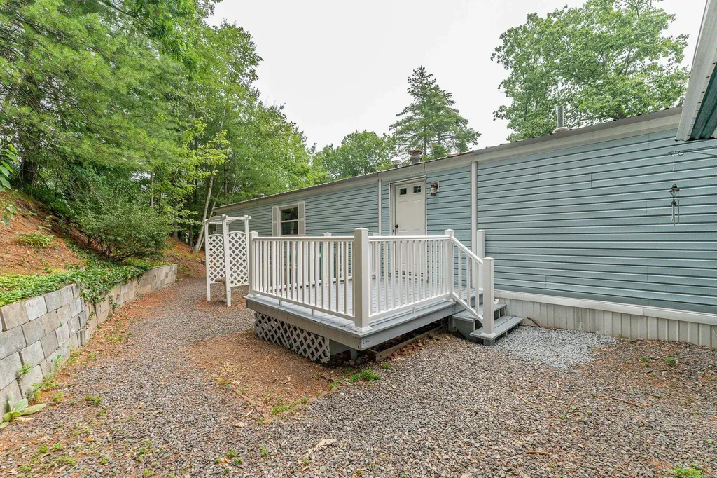 12 Ruby Way Merrimack NH 03054