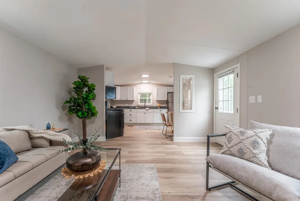 12 Ruby Way Merrimack NH 03054