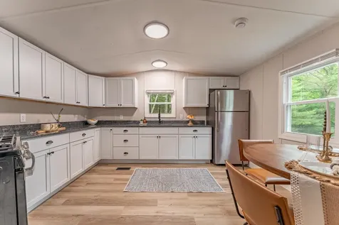 12 Ruby Way Merrimack NH 03054