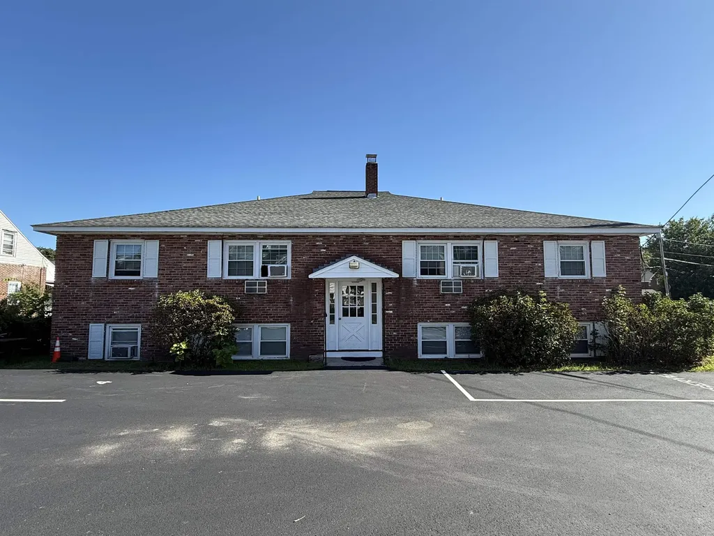 2 Grand Avenue Nashua NH 03060