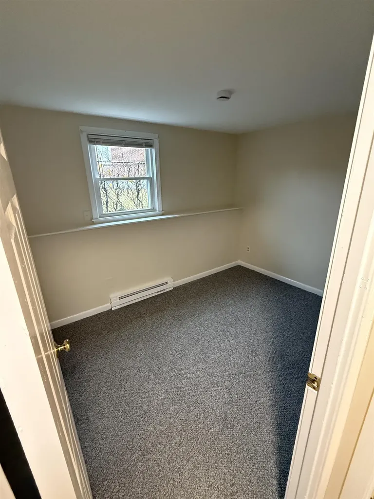 2 Grand Avenue Nashua NH 03060