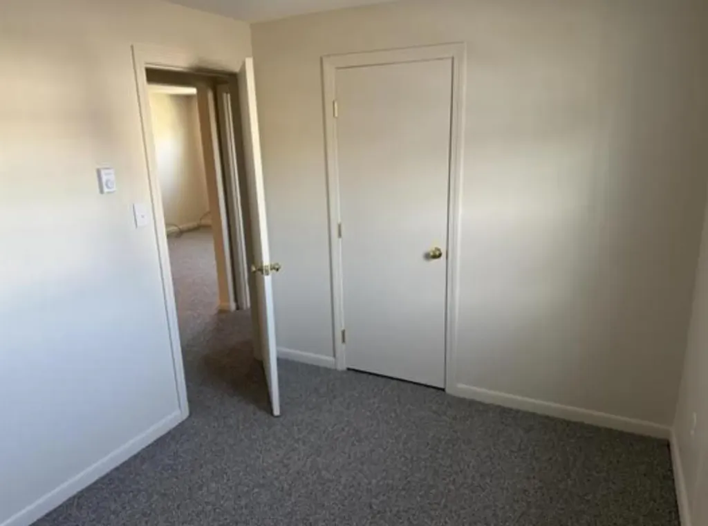 2 Grand Avenue Nashua NH 03060