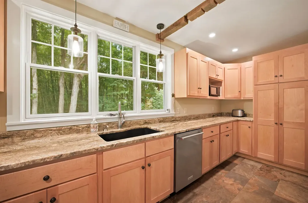 111 Barton Corner Road Hopkinton NH 03229
