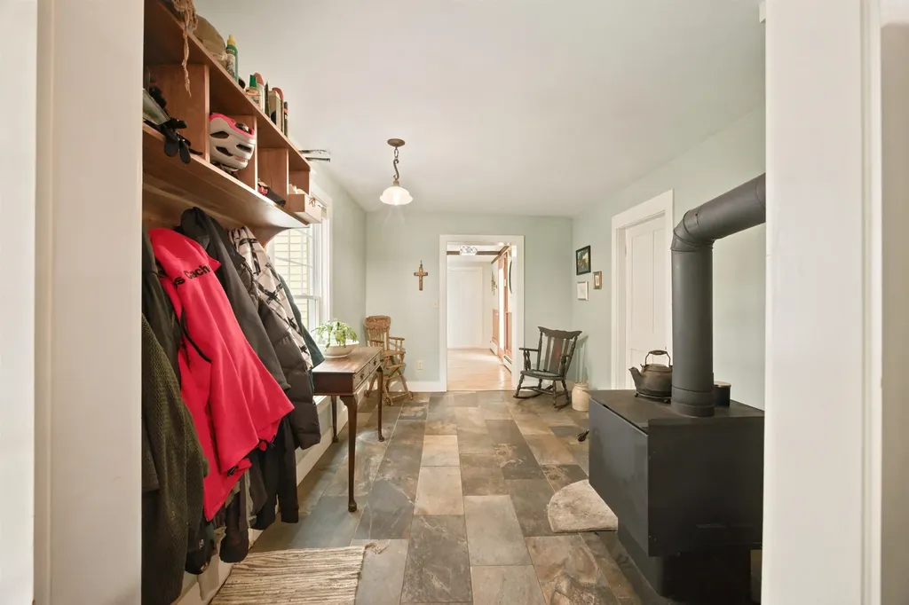 111 Barton Corner Road Hopkinton NH 03229