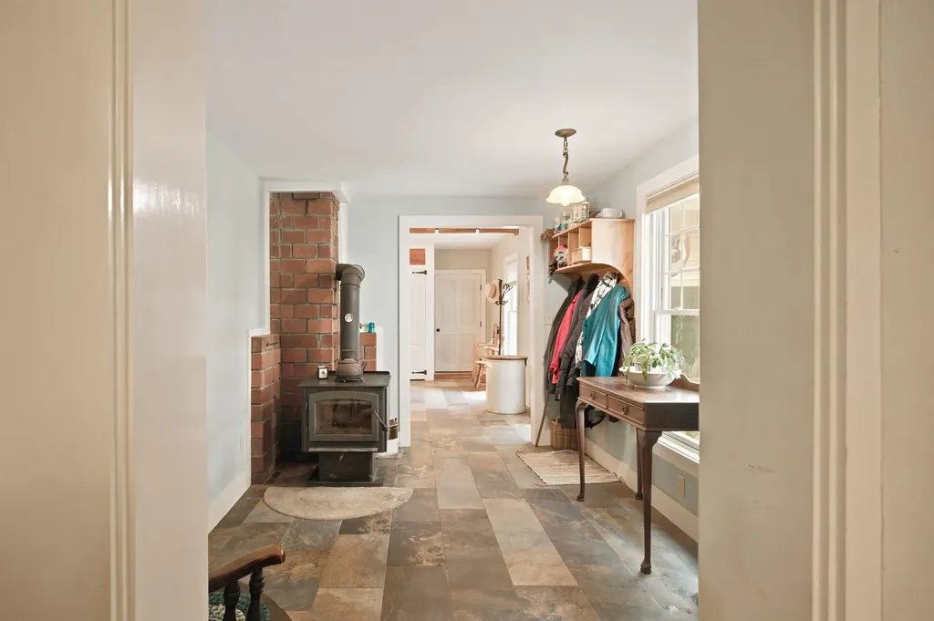 111 Barton Corner Road Hopkinton NH 03229