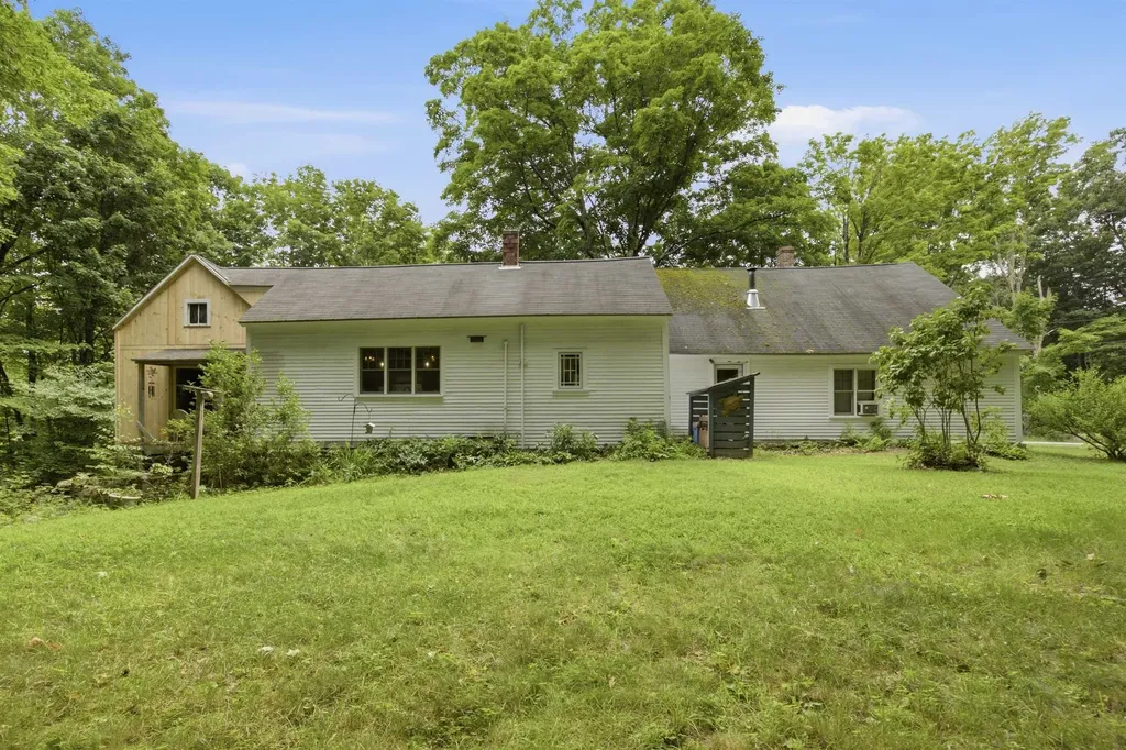 111 Barton Corner Road Hopkinton NH 03229