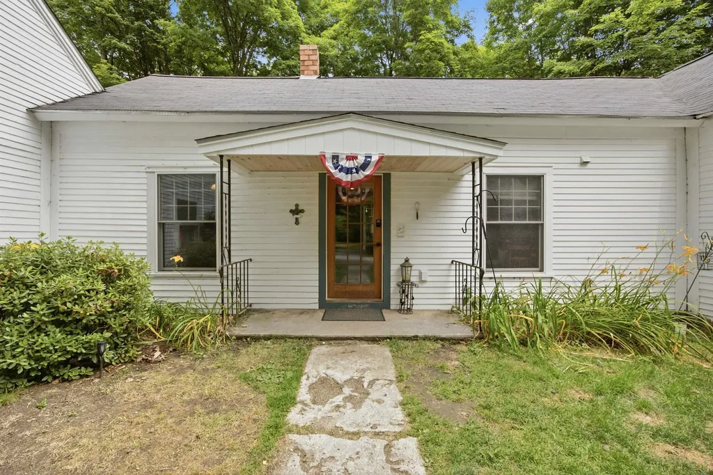 111 Barton Corner Road Hopkinton NH 03229
