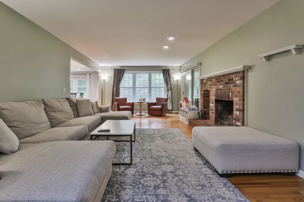 41 Wellesley Drive Bedford NH 03110