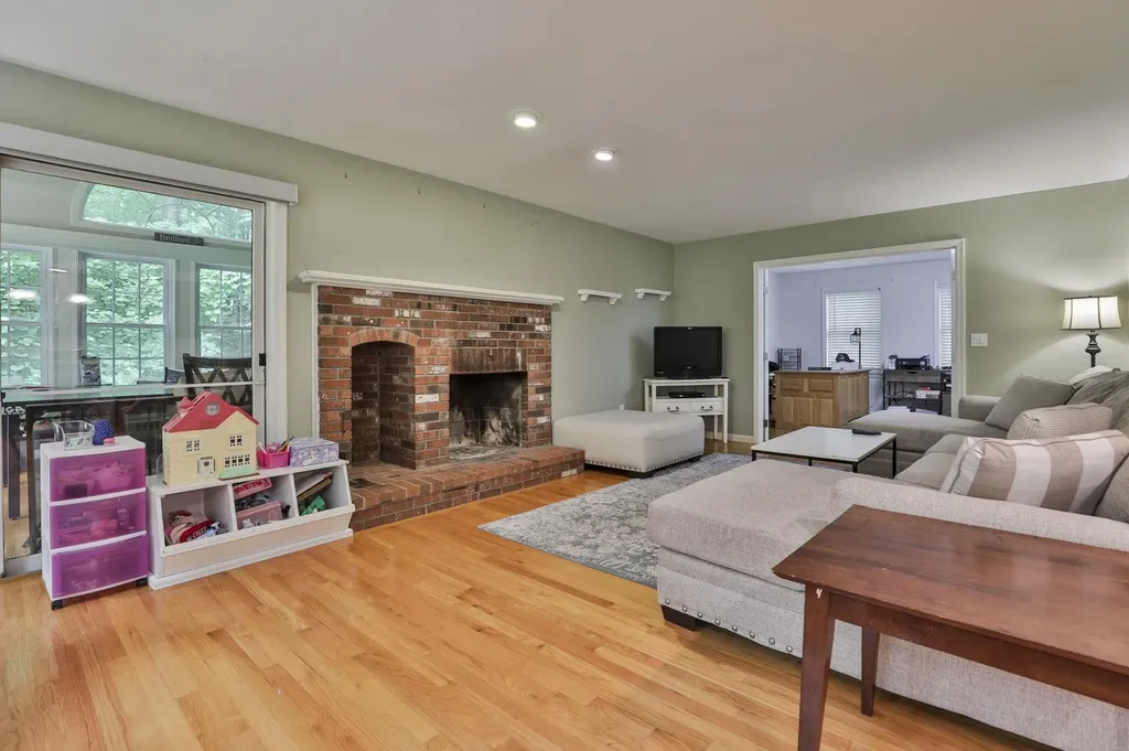 41 Wellesley Drive Bedford NH 03110