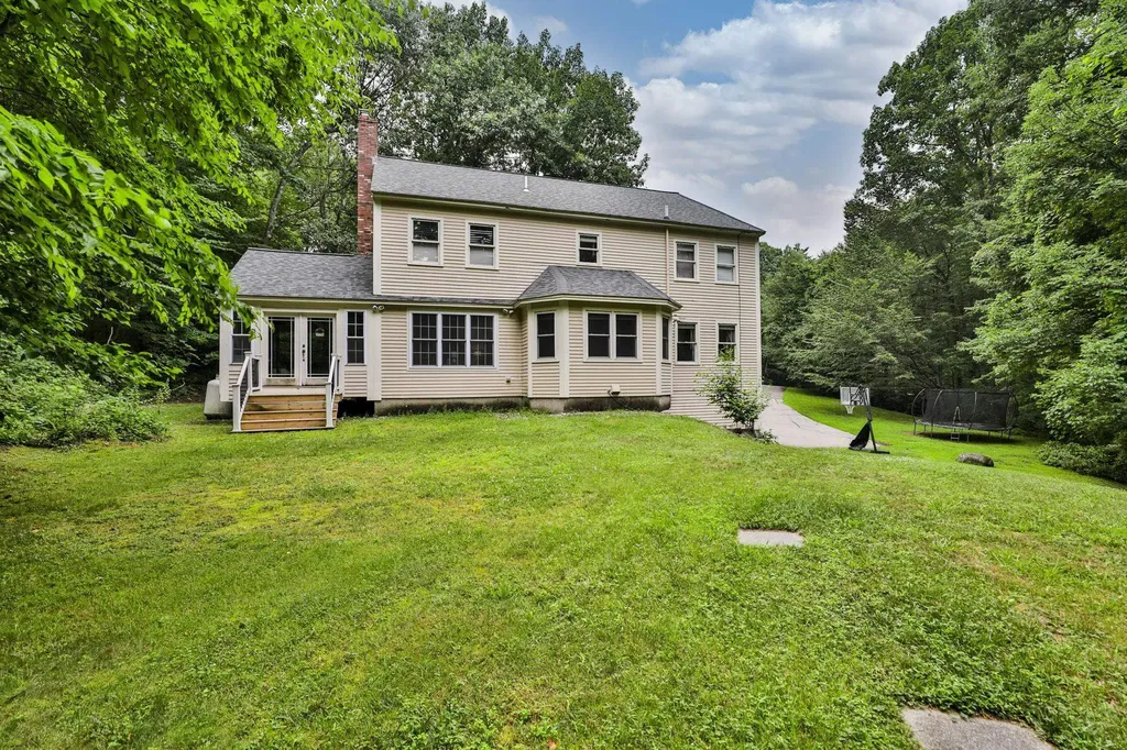 41 Wellesley Drive Bedford NH 03110