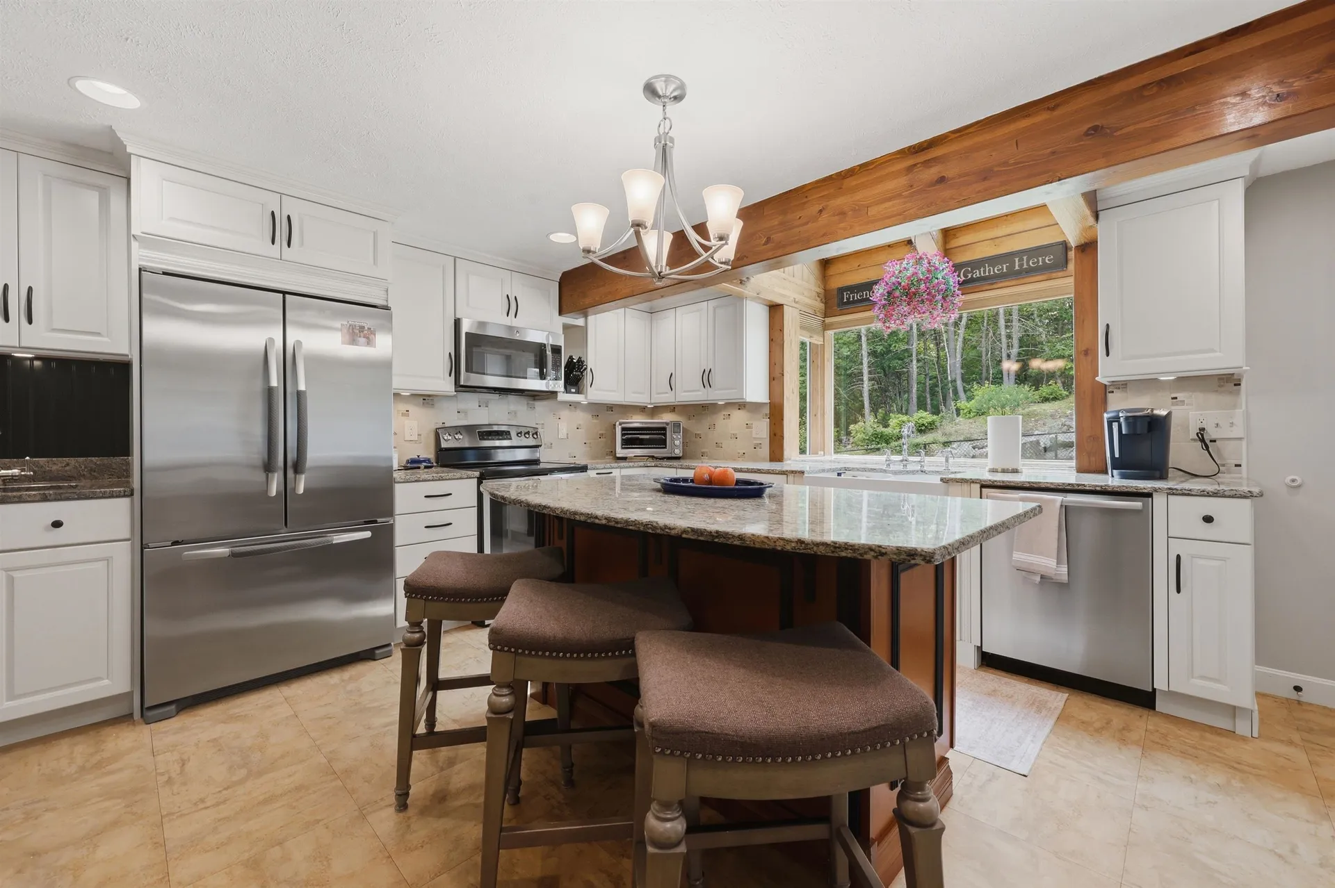 17 Windsor Boulevard Londonderry NH 03053