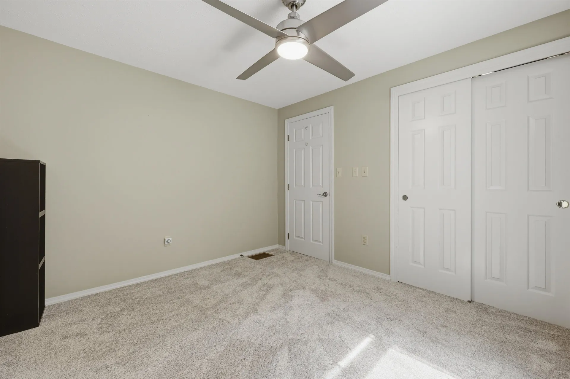 17 Windsor Boulevard Londonderry NH 03053