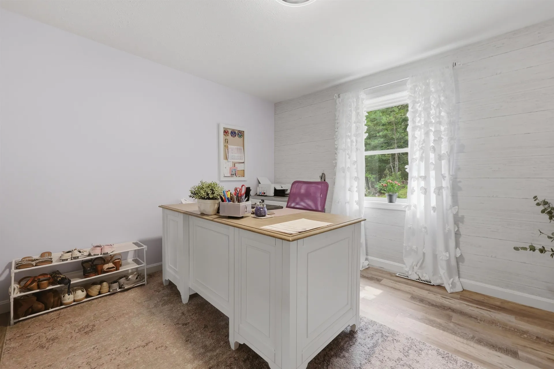 17 Windsor Boulevard Londonderry NH 03053