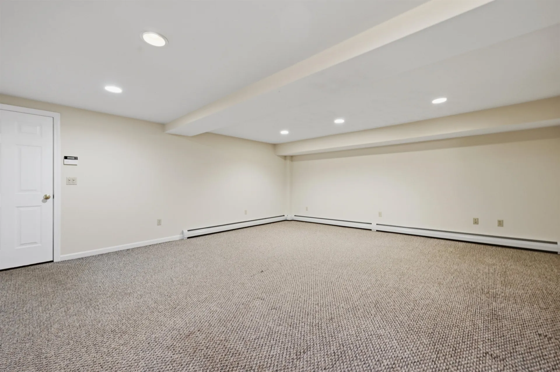 17 Windsor Boulevard Londonderry NH 03053