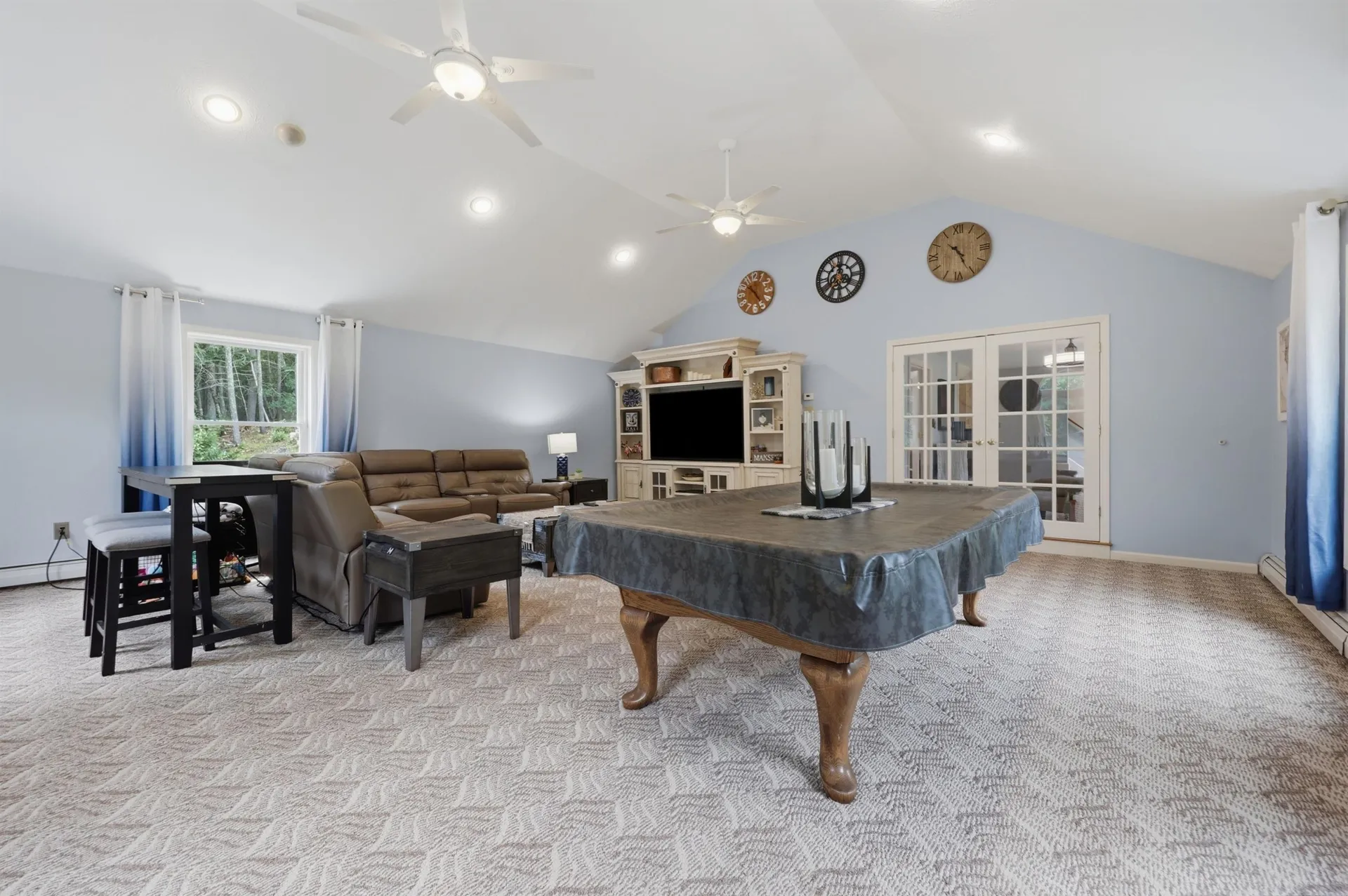 17 Windsor Boulevard Londonderry NH 03053