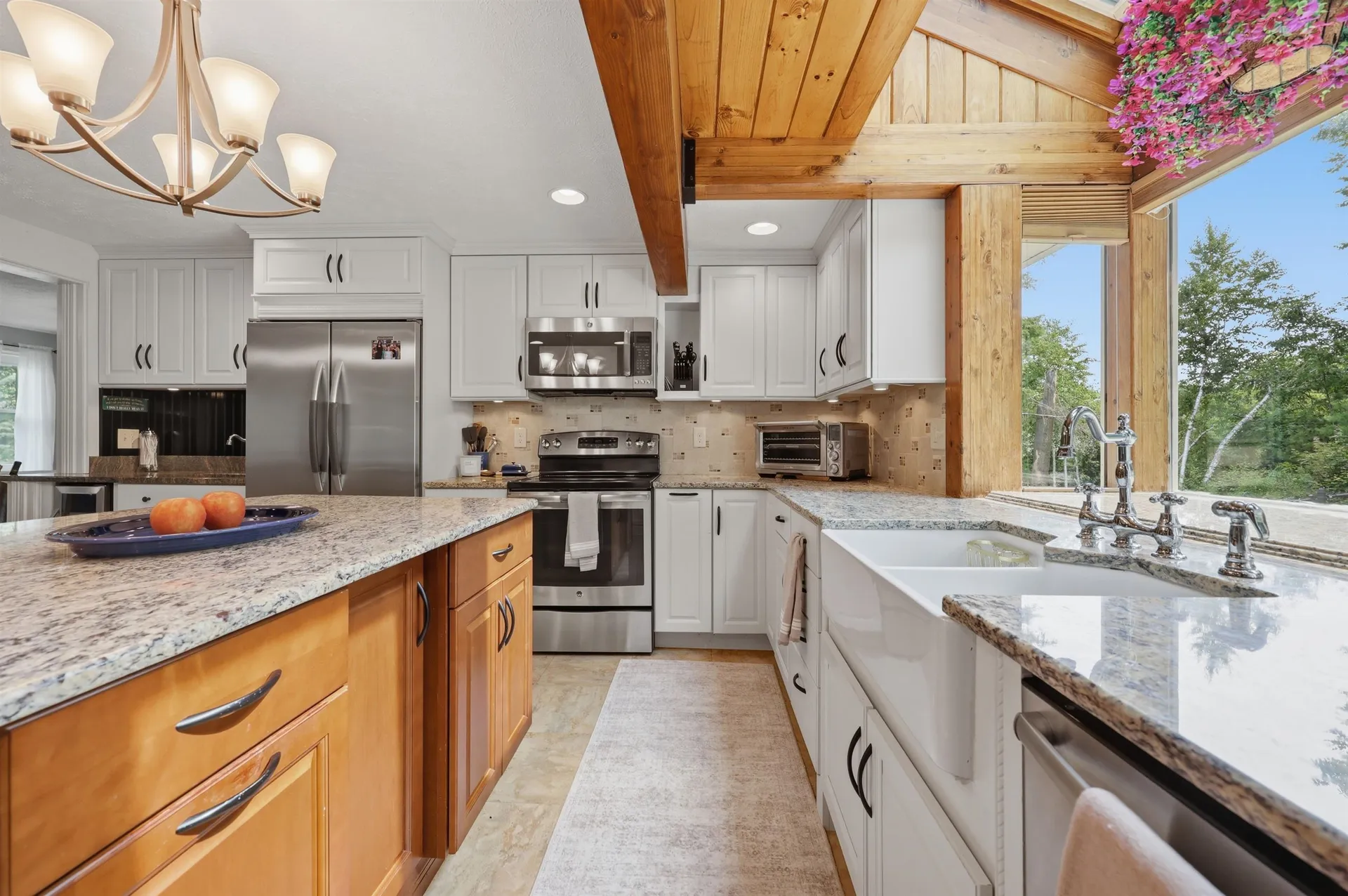 17 Windsor Boulevard Londonderry NH 03053