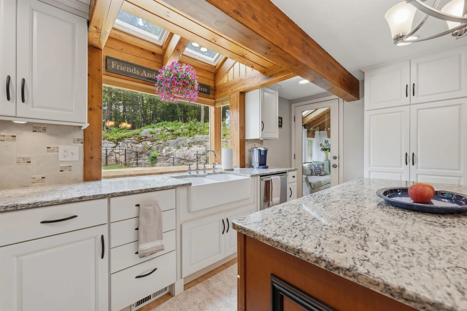 17 Windsor Boulevard Londonderry NH 03053