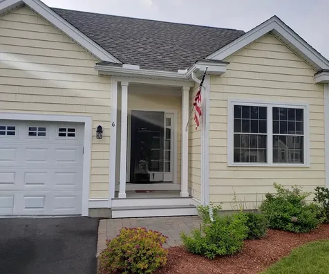 6 Dunstable Circle Merrimack NH 03054