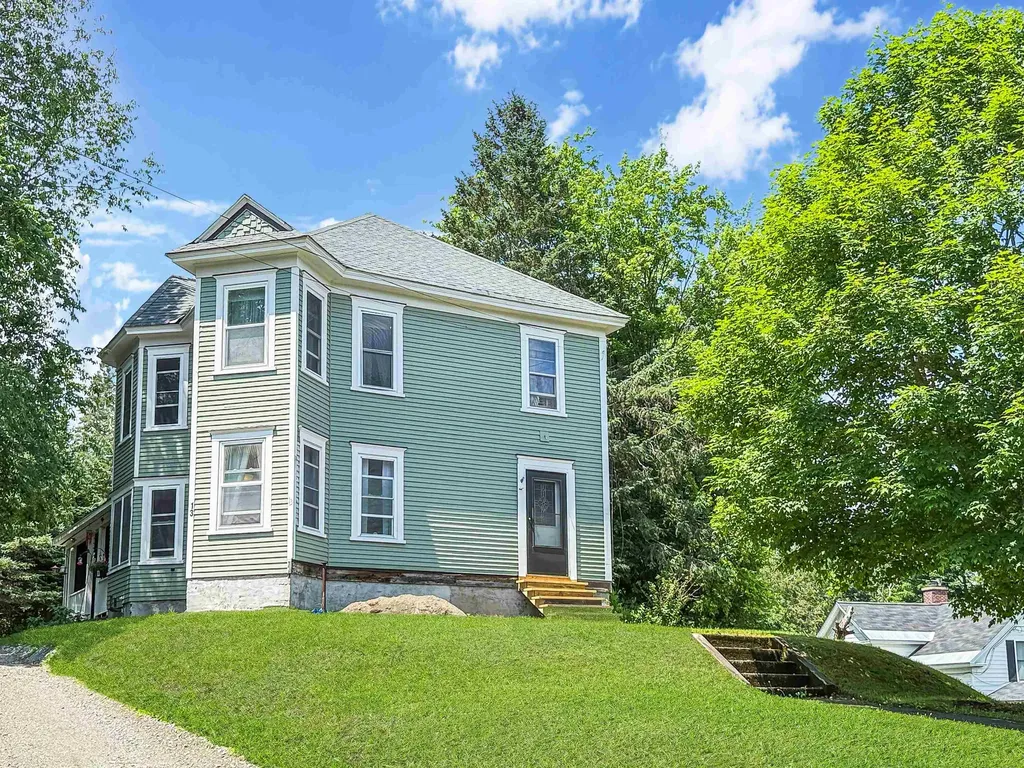 13 Monadnock Street Colebrook NH 03576