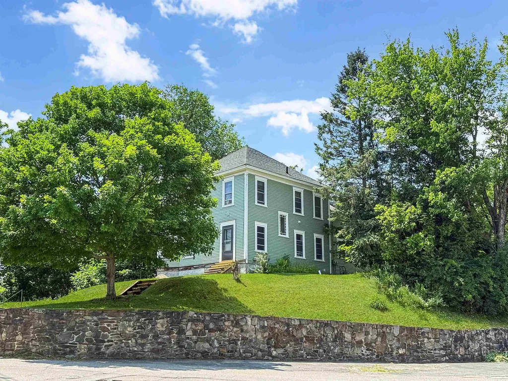 13 Monadnock Street Colebrook NH 03576