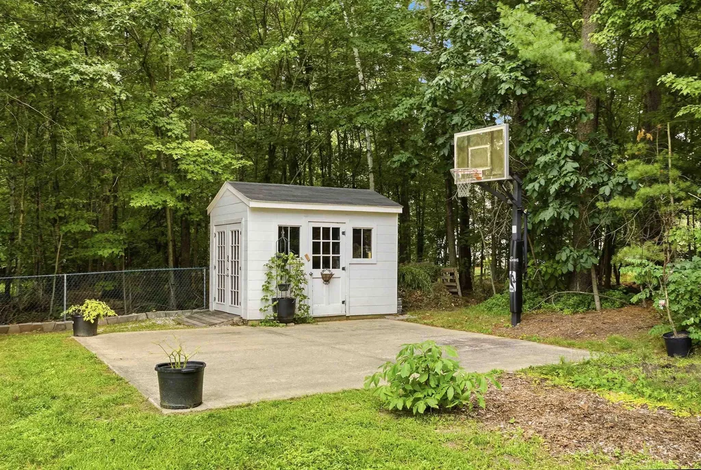 3 Sandstone Drive Nashua NH 03063