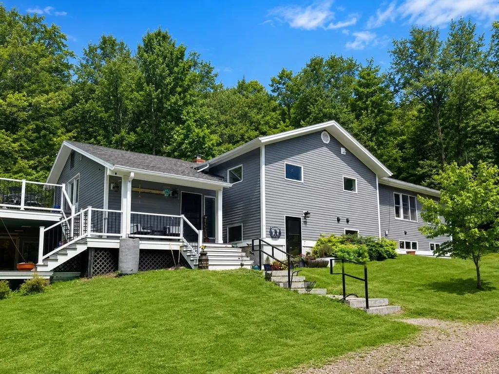 1093 East Hill Road Richmond VT 05477
