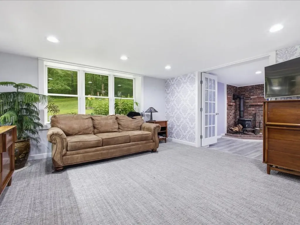 1093 East Hill Road Richmond VT 05477