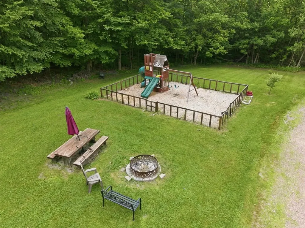 1093 East Hill Road Richmond VT 05477
