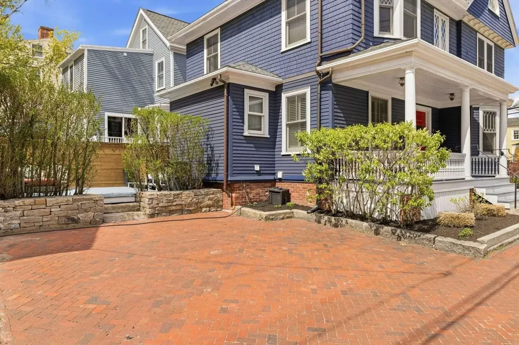 115 Court Street Portsmouth NH 03801