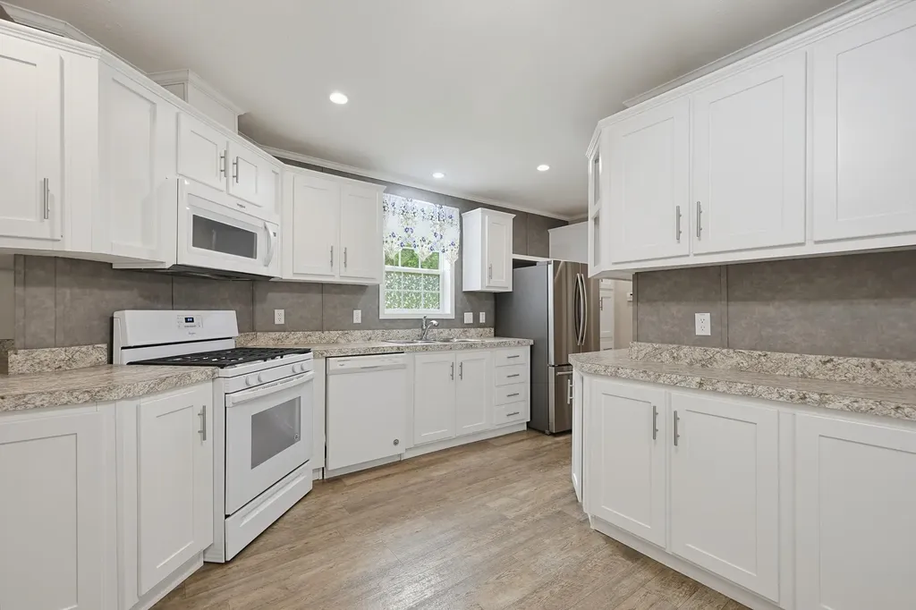 83 Boxwood Lane Raymond NH 03077