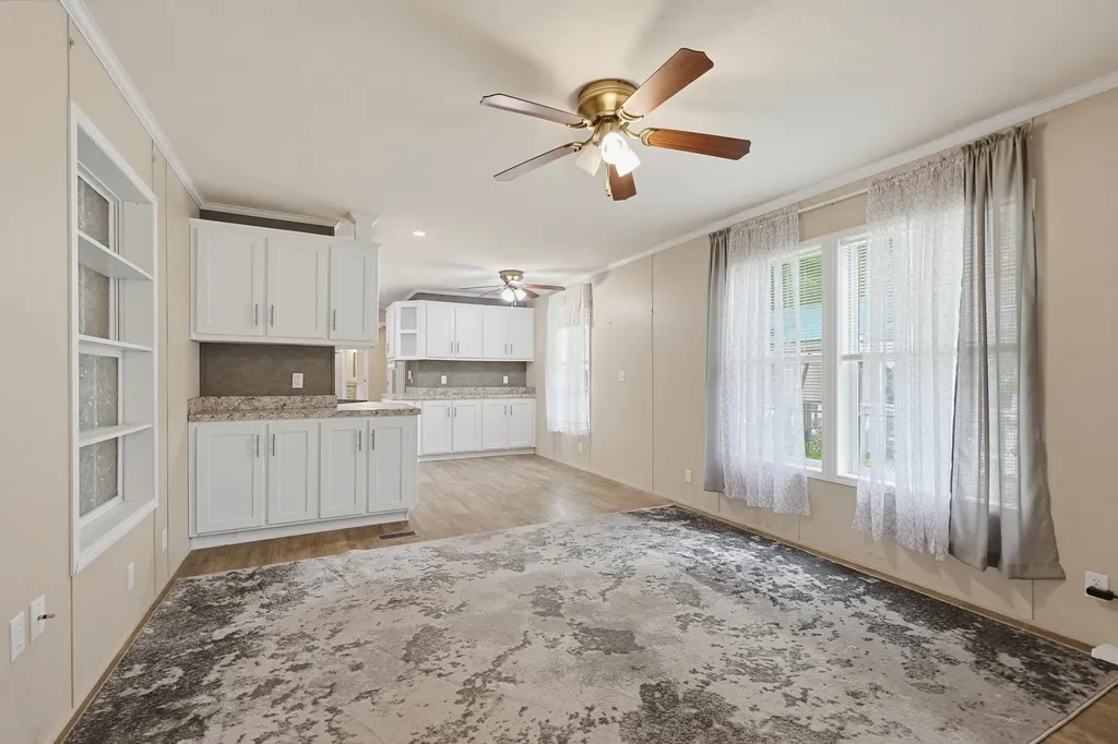 83 Boxwood Lane Raymond NH 03077