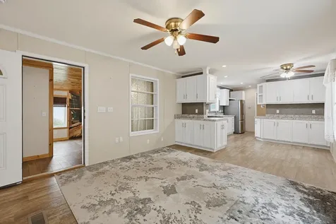 83 Boxwood Lane Raymond NH 03077