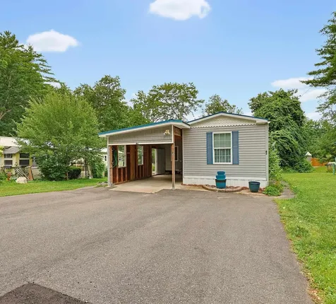83 Boxwood Lane Raymond NH 03077