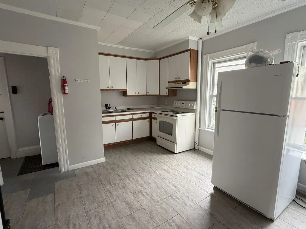 94 Ashland Street Manchester NH 03104