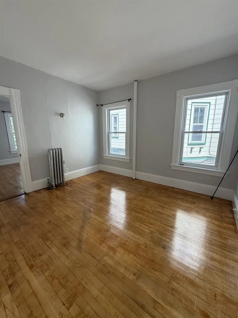 94 Ashland Street Manchester NH 03104