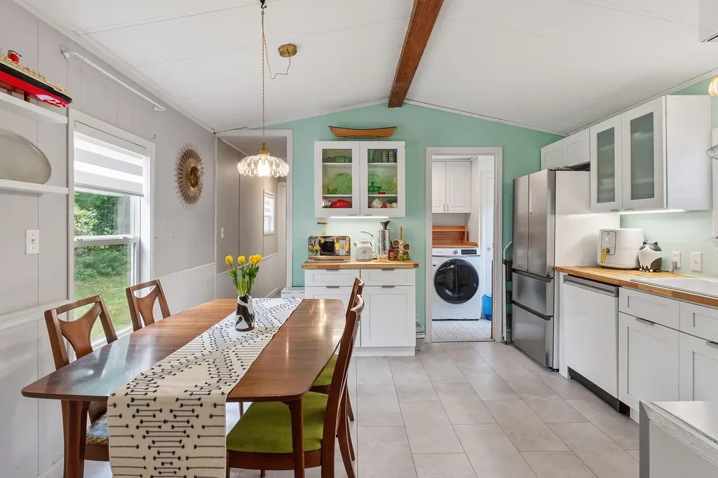 44 Donna Drive Exeter NH 03833