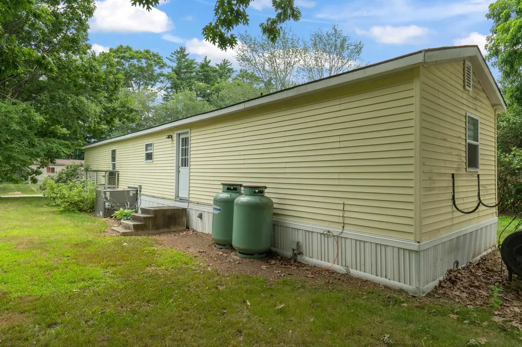 44 Donna Drive Exeter NH 03833