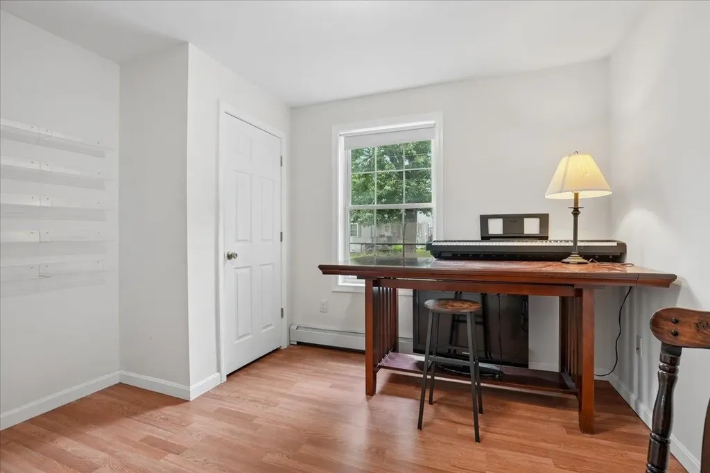 10 Patricia Avenue Raymond NH 03077