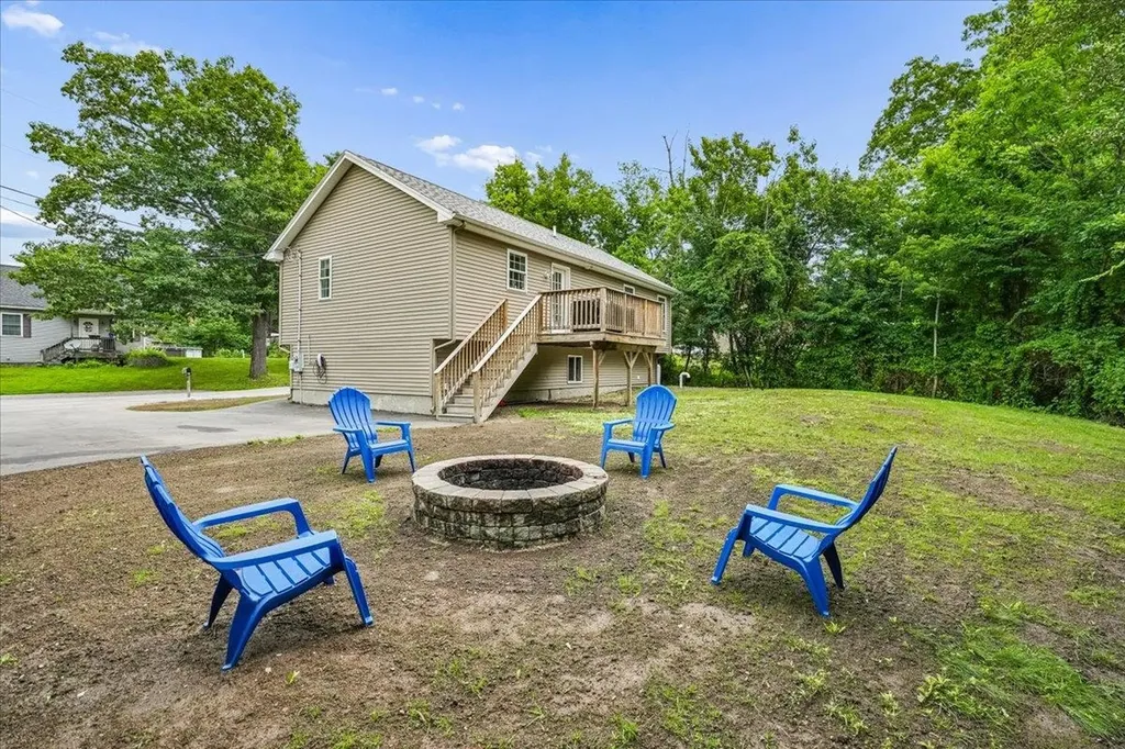 10 Patricia Avenue Raymond NH 03077